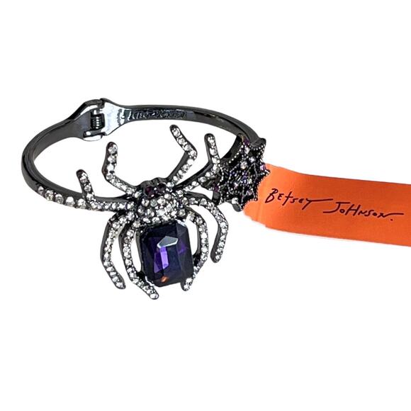 NEW Betsey Johnson SPIDER BANGLE BRACELET Purple Glass Metal Goth Halloween - Picture 1 of 7
